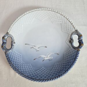 Bing & Grondahl round handle plate 101 with seagull scene 10.5 " white &…